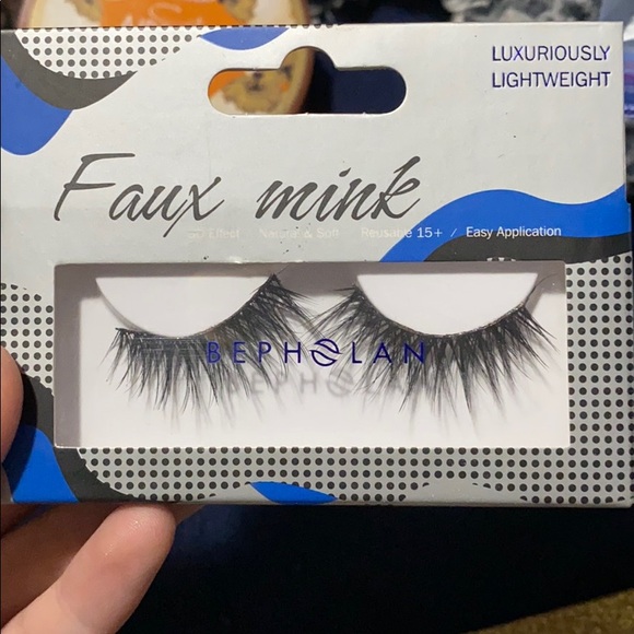 makeup - Picture 2 of 4